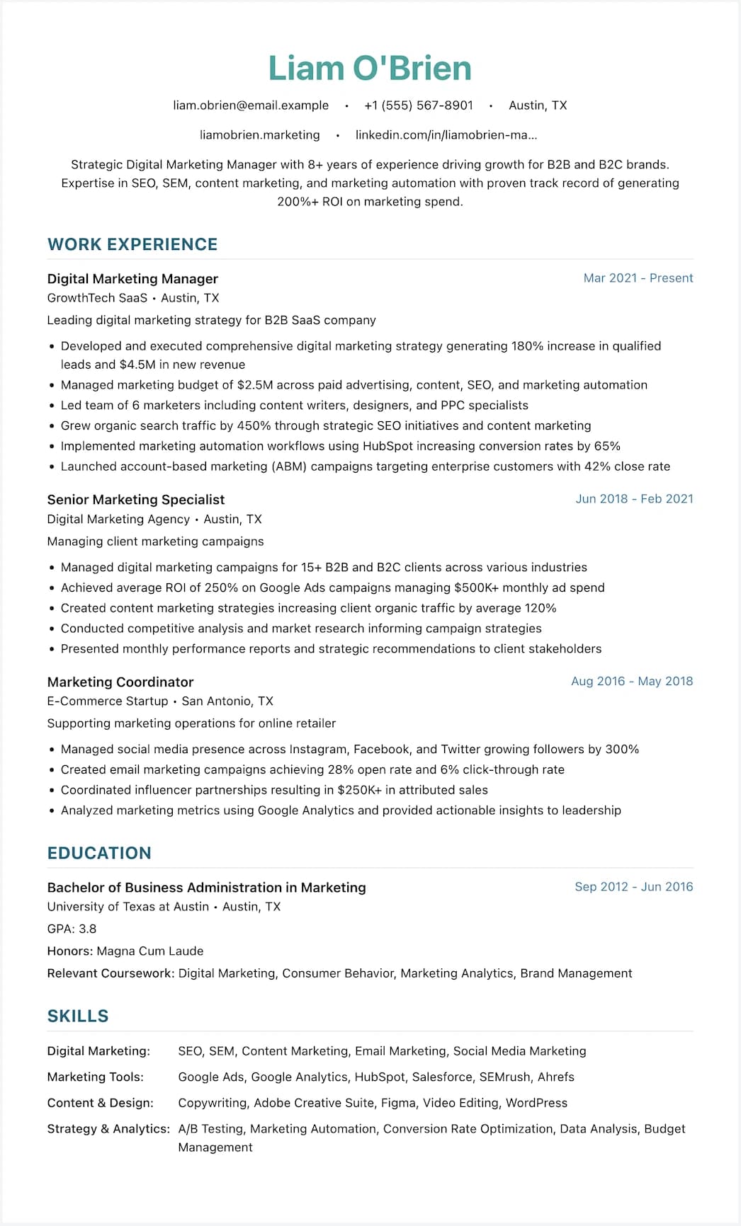 SimpleCVBuilder resume editor with a watermark-free PDF preview